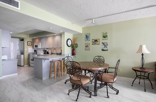 Meadows Condo | Bermuda Retreat-waterfront 2BR 2BA condo w/pool & boat slip