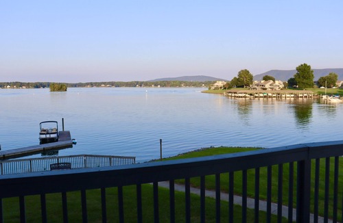 North Shore Condo | Bernard's Landing, closest to lake, two comfortable king-size beds!