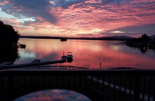 North Shore Condo | Bernard's Landing, closest to lake, two comfortable king-size beds!