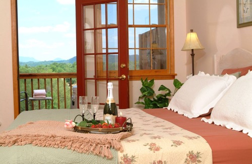 Sevierville Hotel | Berry Springs Lodge