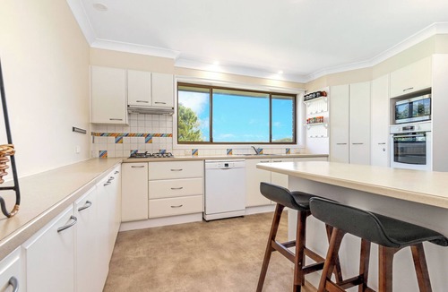 Moruya Heads House | Bertie's 3 beaches -Firepit, 5min Walk to Beaches