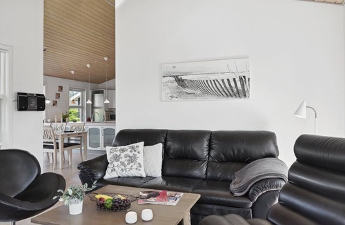 Hou House | "Bertram" - 1.9km from the sea by Interhome