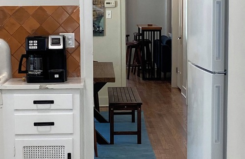 Berwyn House | Berwyn Bungalow - Explore Chicago from a Modern, Hip Bungalow vacation home.