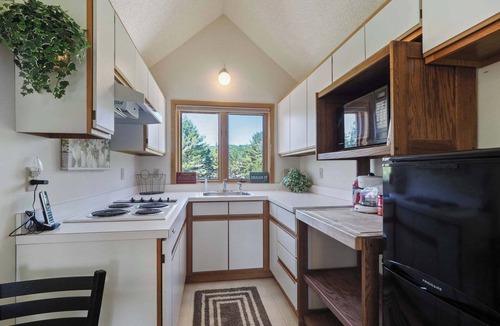 Bellaire House | Beside Quiet Waters S