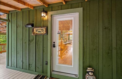 Cosby Ski Chalet | Beside Still Water 1