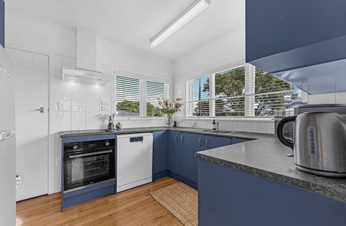 Devonport Apartment | Bespoke Stays - Devonport Comfort