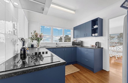 Devonport Apartment | Bespoke Stays - Devonport Comfort