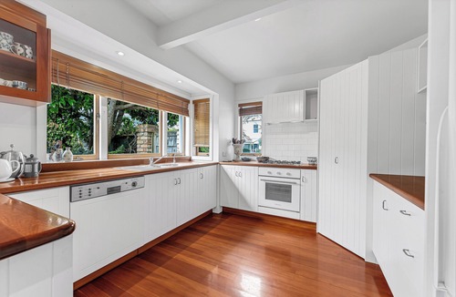 Devonport House | Bespoke Stays - Elegant Escape