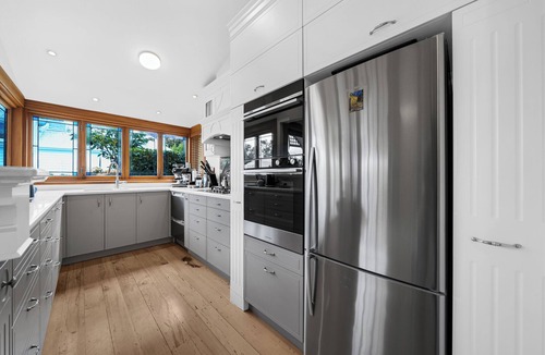 Devonport House | Bespoke Stays - Elegant Villa Retreat