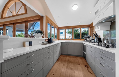 Devonport House | Bespoke Stays - Elegant Villa Retreat