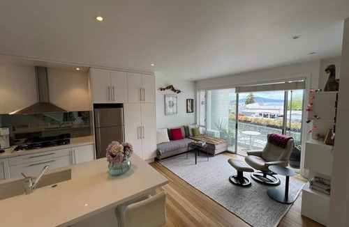 Takapuna Apartment | Bespoke Stays - Killarney Sanctuary