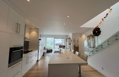 Takapuna Apartment | Bespoke Stays - Killarney Sanctuary