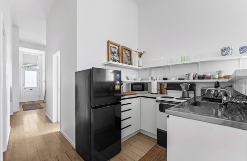 Stanley Point Apartment | Bespoke Stays - Rustic Stanley Bay Apartment