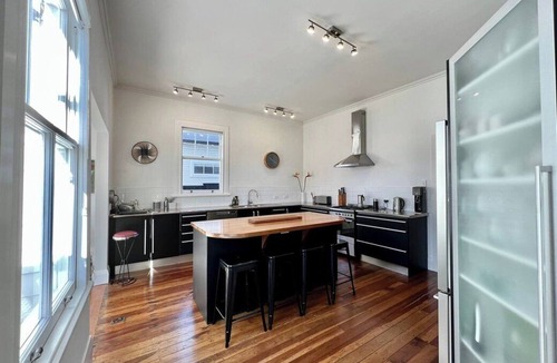 Devonport House | Bespoke Stays - Spacious Haven