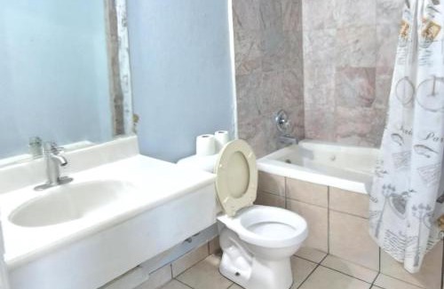Rio Vista Hotel | Best Budget Inn San Marcos, TX