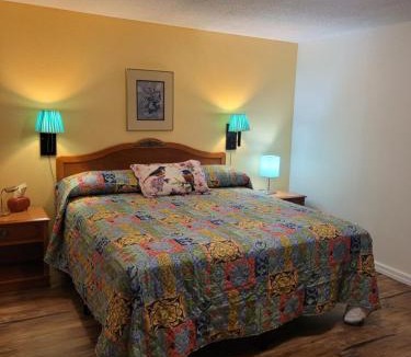 Carthage Hotel | Best Budget Inn