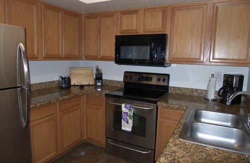 Glendale Condo | Best condo location in the complex. Comfortable and quiet.