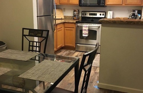 Glendale Condo | Best condo location in the complex. Comfortable and quiet.
