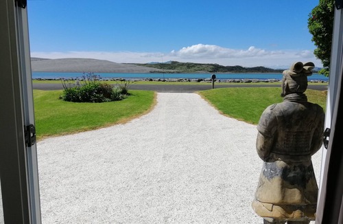 Kawhia Cottage | Best deck in Aotea, designed for your relaxation