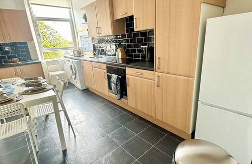 Dumbarton Apartment | Best Dumbarton home, spacious and bright