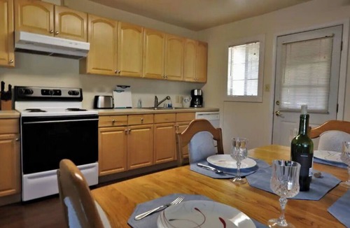 Wilbur Springs Cabin | Best Fishing in Clearlake Oaks at the Bass house. . . By the water.