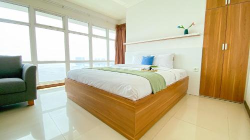 Pluit Apartment | Best Homey and Spacious 3BR at Green Bay Condominium Apartment By Travelio
