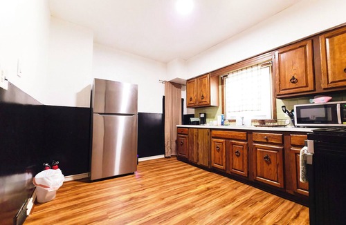 Cheektowaga House | Best in Buffalo Entire First Floor up to 6 guests
