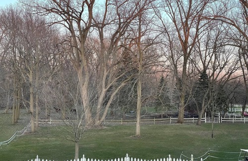 West Seneca Apartment | Best kept secret in West Seneca enjoy country atmosphere in the suburbs .