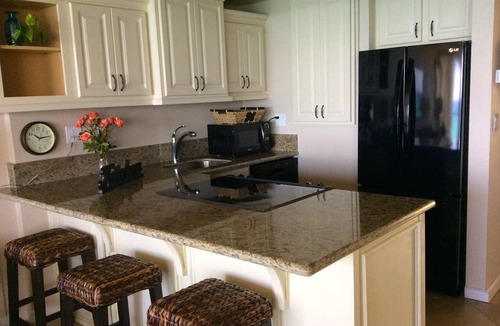 Makaha Condo | Best Kept Secret on Oahu !