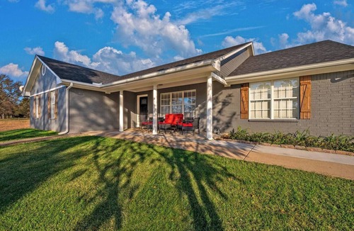 Mead House | Best kitchen in Texoma! New! Playroom!