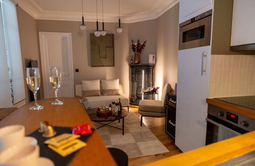3rd Arrondissement Apartment | Best life in Paris