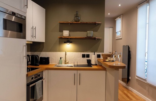3rd Arrondissement Apartment | Best life in Paris