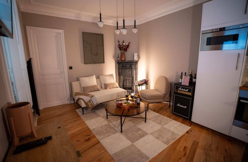 3rd Arrondissement Apartment | Best life in Paris