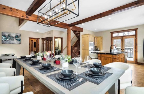 The Blue Mountains House | Best Location Chalet Step to Ski-Village-Extra Large Hottub