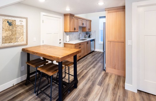 Cottonwood Heights Apartment | Best location! New cozy 2 BR unit 2 minutes from Big Cottonwood!