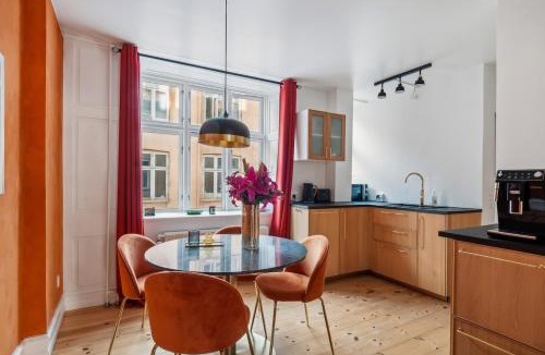 Frederiksberg C Apartment | Best Location - 5 Min To Tivoli And Main Station