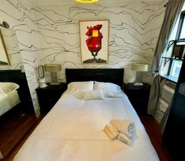Union City Apartment | BEST LOCATION FOR NYC VISITORS 2 BEDROOMS SUBWAY 20 STEPS AWAy BEST OPPORTUNITY EVER