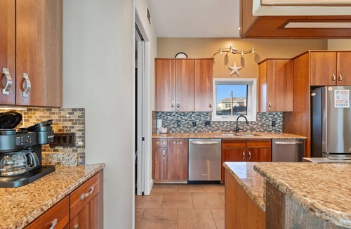 Villa Primera House | Best Location! Gulf Front! Closest Block to Restaurants. 6/6