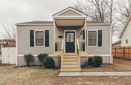 East End House | Best location in East Nash! 1.5 miles to Nissan Stadium and downtown Nashville!n