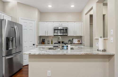 The Woodlands House | Best location in Woodlands! Family friendly home. 1 mile from everything