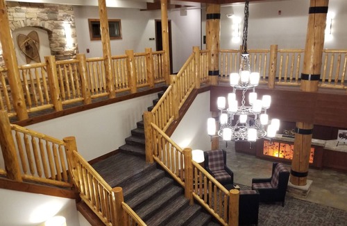 West Yellowstone Condo | BEST LOCATION! Updated Condo with Full Kitchen and Resort Amenities
