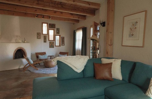 Old Town House | Best Location/Walkable Neighborhood/Gated Parking