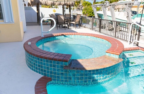 Marathon House | Best Marathon House with Heated Pool and Spa, Boat Dock and Ice Maker