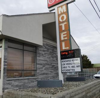 Bitter Lake Hotel | Best Motel