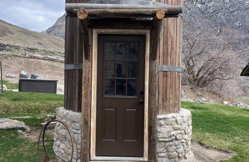 Snowbird Cabin | Best Mountain View in Utah. Rustic ranch setting.