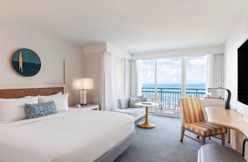 Singer Island Hotel | Best Oceanfront & Cozy Stay | Dining & Near Beach