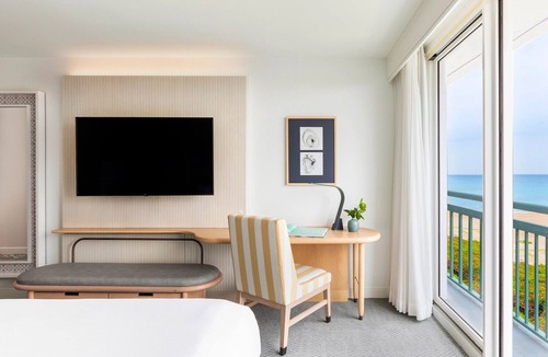 Singer Island Hotel | Best Oceanfront & Cozy Stay | Dining & Near Beach