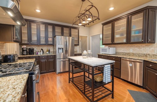 Bracey House | Best of Both Worlds | Expansive Waterviews | Pet-Friendly