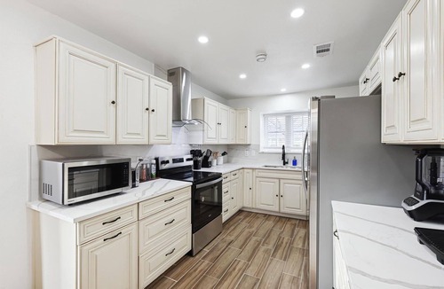DeSoto House | Best of Desoto 4BR,3BA with Pool, HotTub, Cinema