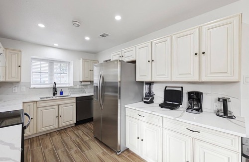 DeSoto House | Best of Desoto 4BR,3BA with Pool, HotTub, Cinema